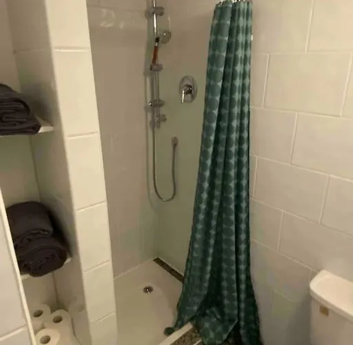 Nyaraló City Centre House Close To 3 Arena *