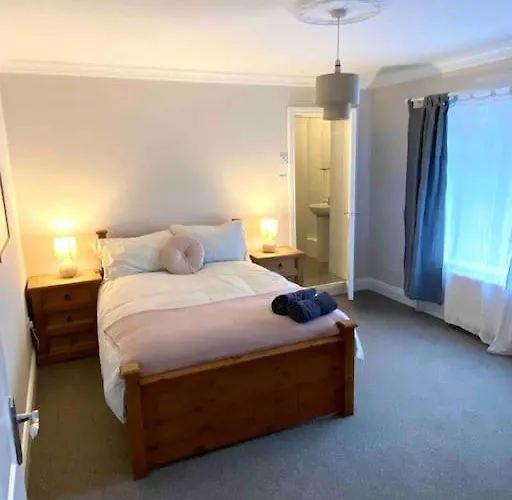 City Centre House Close To 3 Arena *