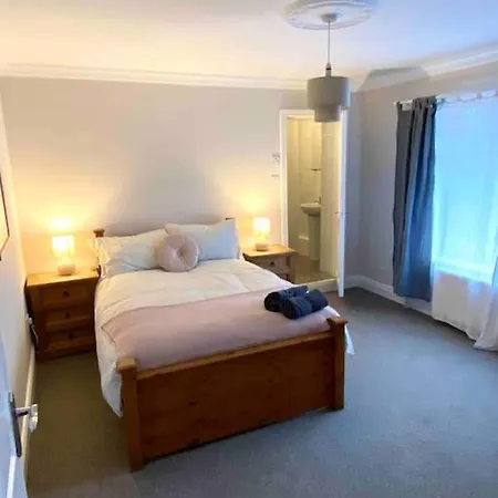 City Centre House Close To 3 Arena *